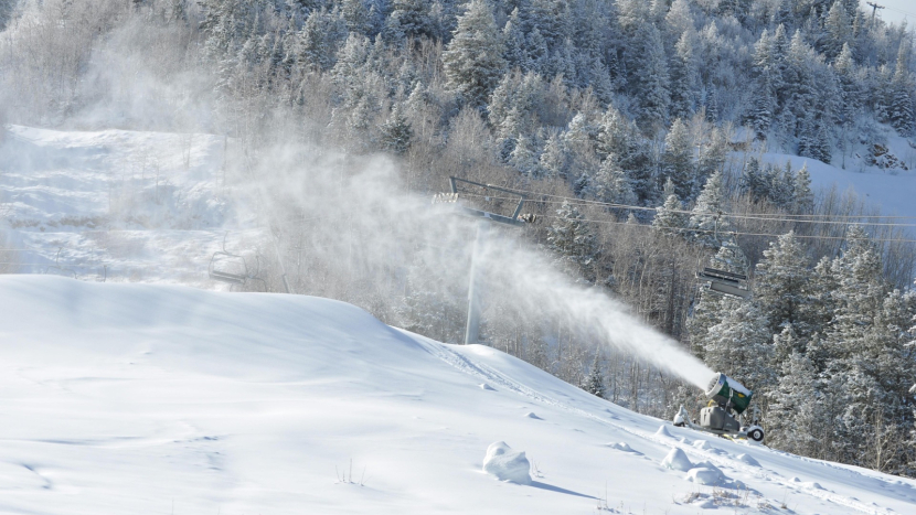 Středočeské skiareály se chystají na sezonu, investovaly hlavně do zasněžování