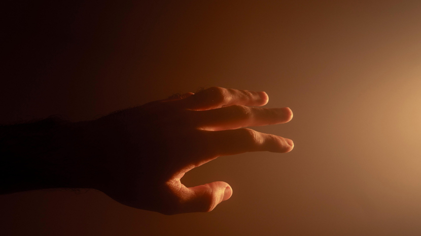 Zůstat na ulici je blíž, než si myslíte. Odsuzovat nestačí