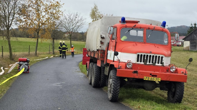 Hasiči devátého okrsku prověřili připravenost při cvičení v Hutích pod Třemšínem