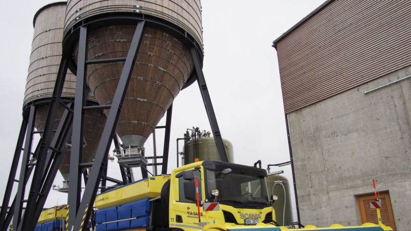 Na údržbu D4 mezi Příbramí a Pískem je připraveno 2000 tun soli a šest sypačů