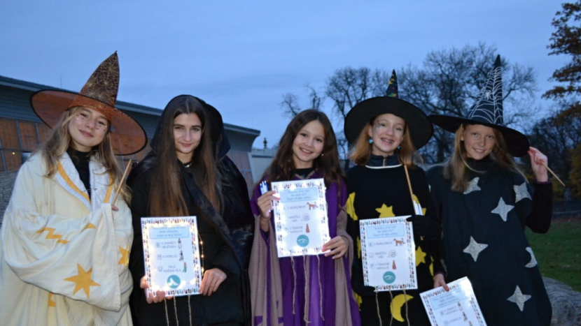 Lampionový průvod v Dobříši oslavil jubileum a rozzářil podzimní večer