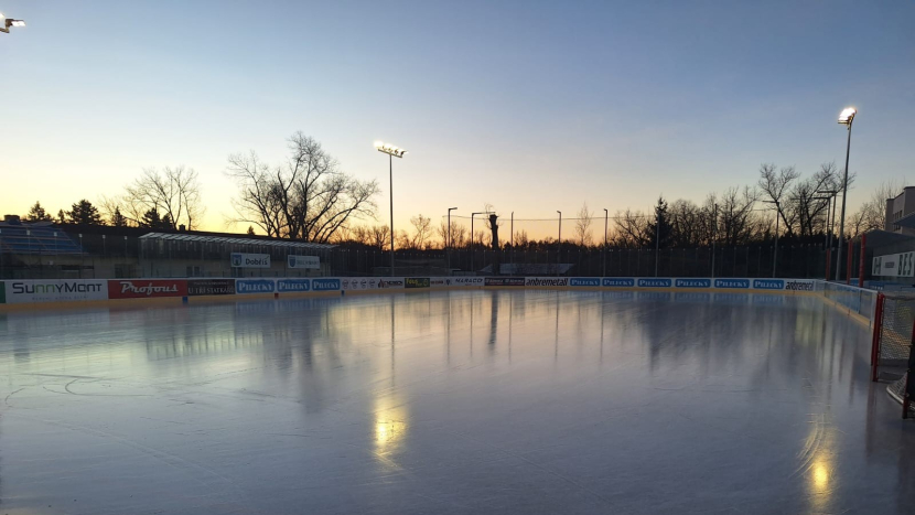 Zimní radovánky v Dobříši: Stadion otevřel své brány