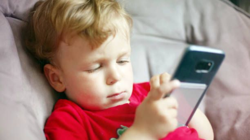 Dánsko omezuje dětem přístup na sociální sítě. Mělo by se přidat i Česko?