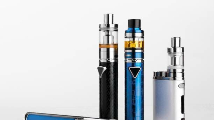 Konec malinových obláčků. Česko zakáže příchutě v e-cigaretách, hrozí šedá zóna