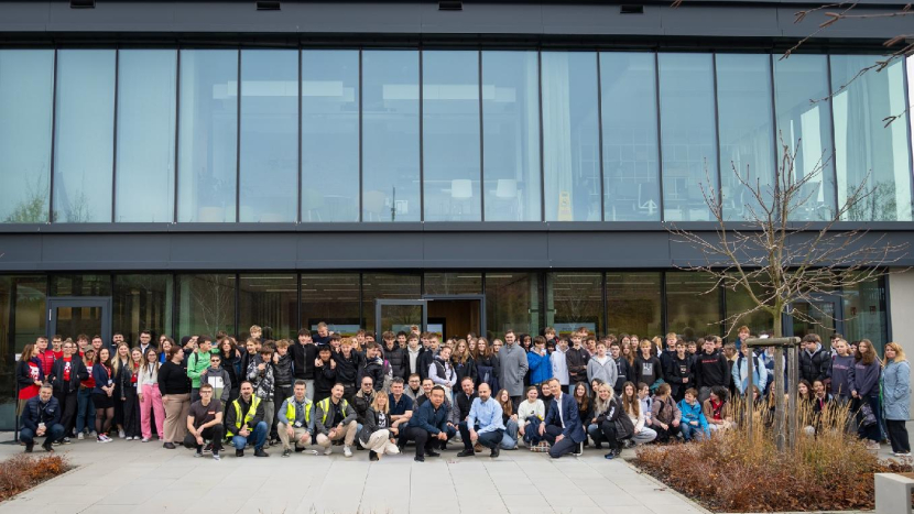 Bobcat uspořádal první „Kariérní den“ pro žáky z Dobříše