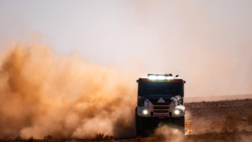 Macíka láká dakarský hattrick, podpisy a vzkazy fanoušků mu dodávají energii