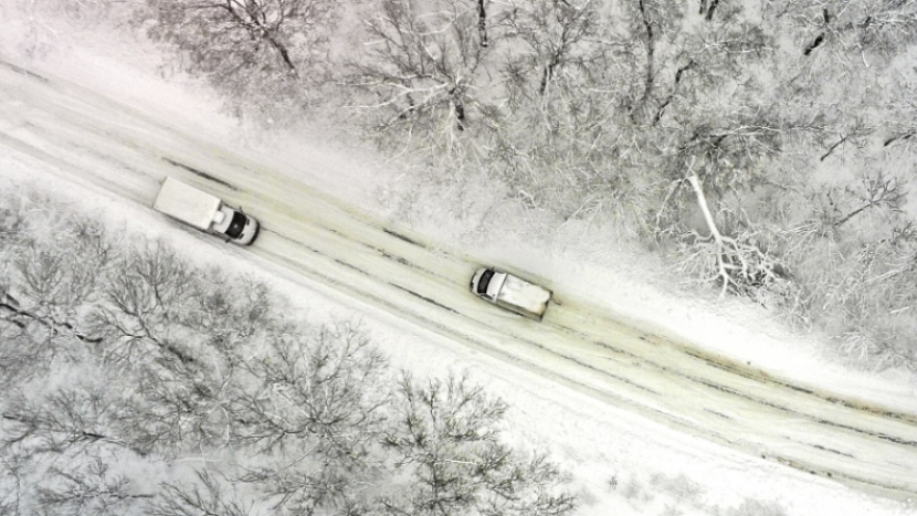 Pět pravidel bezpečné jízdy na sněhu: Zimní past, která čeká na chybu