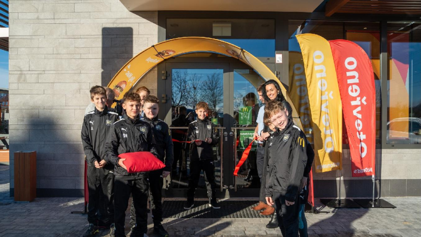 Zlaté oblouky zamířily do stříbrné Příbrami. McDonald’s doplňuje fastfoodovou mapu regionu