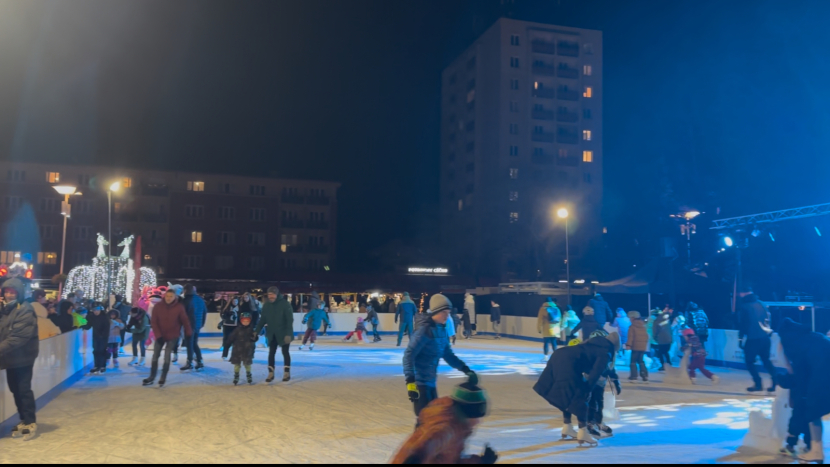 Vánoční kluziště v Příbrami: adventní led může zůstat i na další dvě zimy