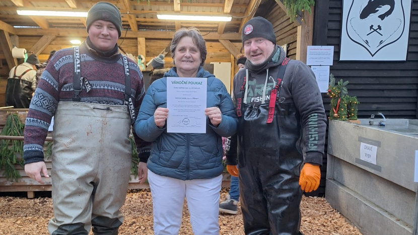 Bohutínští rybáři obdarovali zaměstnance příbramského domova pro seniory