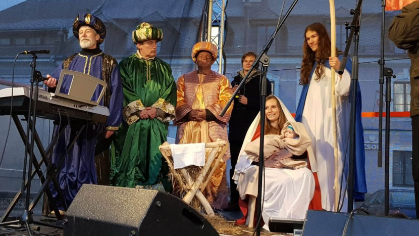 Velbloudi v čele tříkrálového průvodu. Tradice i sbírka opět v Příbrami