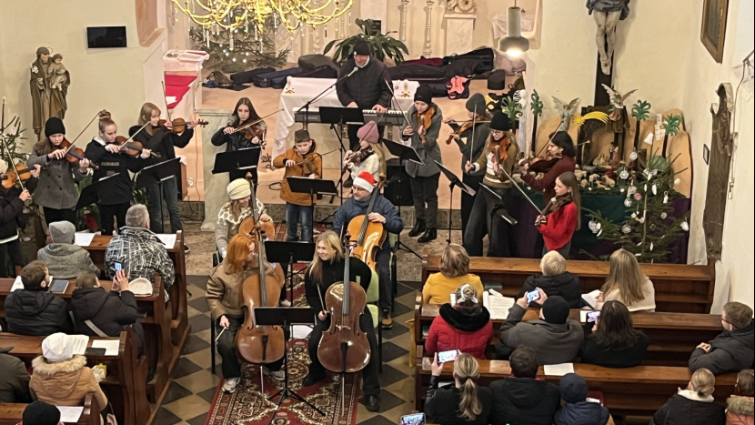 Koncert na Štědrý den zaplnil kostel v Pičíně