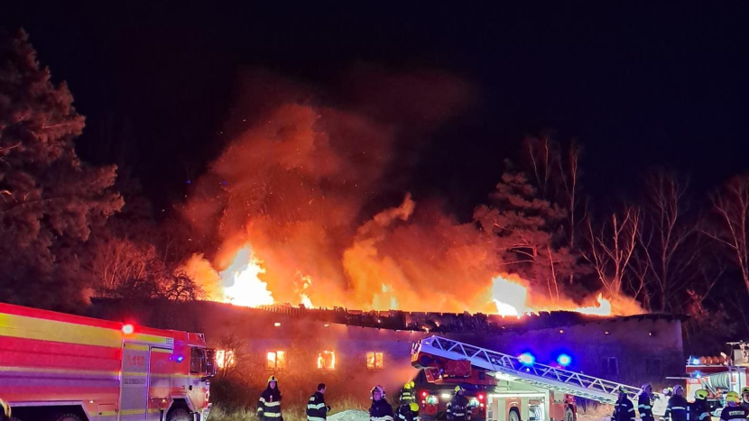 Středočeští záchranáři na silvestra ošetřili sedm lidí zraněných pyrotechnikou