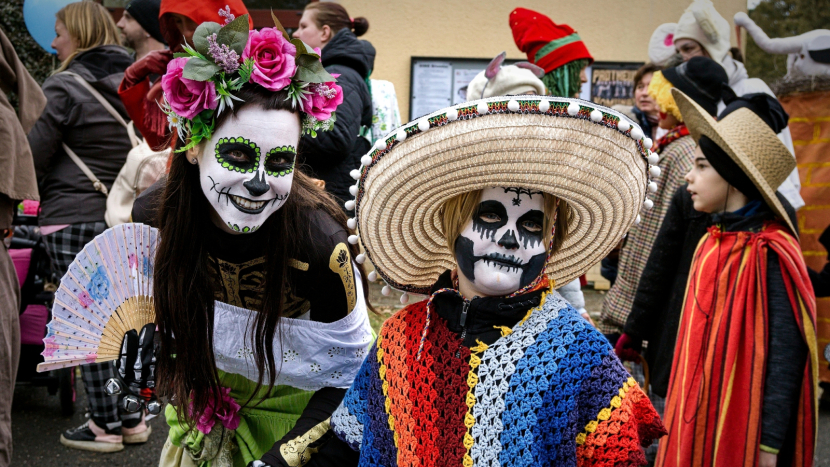 Obrázky nejen příbramské: Nová výstava v nemocniční galerii představuje deset let tvorby Karla Plačka