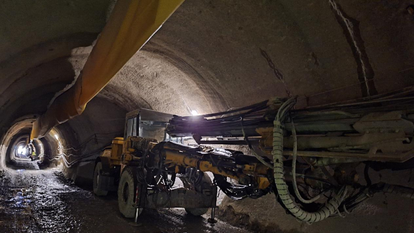 Nejdelší tunel středočeské D3 roste rychleji, než čekali. První čtvrtina je hotová