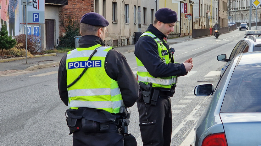 Policie ve Středočeském kraji posílila kontroly. Zaměřila se na chodce, cyklisty i technický stav vozidel