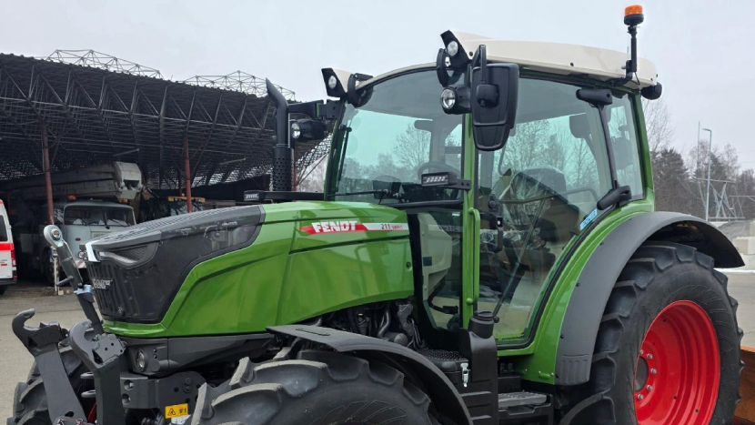 Nový traktor v Rožmitále nahradil dva starší stroje, které byly v provozu desítky let
