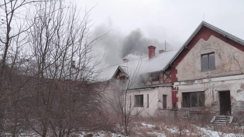 Hasiči zasahovali u požáru v Novém Dvoře u Rožmitálu pod Třemšínem