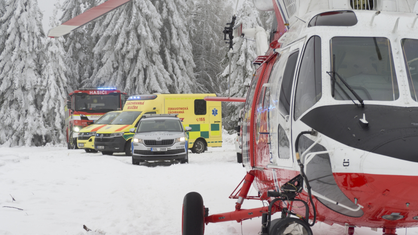 Záchranáři zasahovali pod vrcholem Praha: přistál i vrtulník