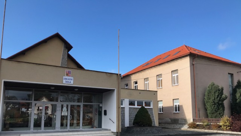 Napadení učitelky v Nečíně: policie vyšetřuje incident mezi žákem a dospělou osobou