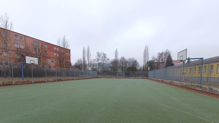 Sportoviště u ZŠ Bratří Čapků čeká rozšíření