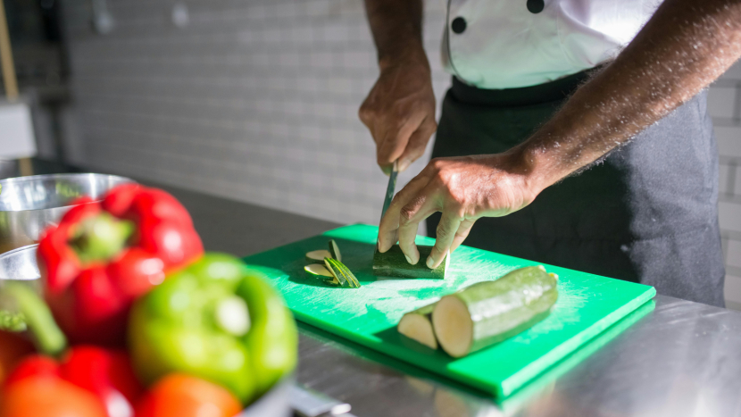 Co jedí naše děti? Kontroly odhalily nedostatky i přesolené polévky