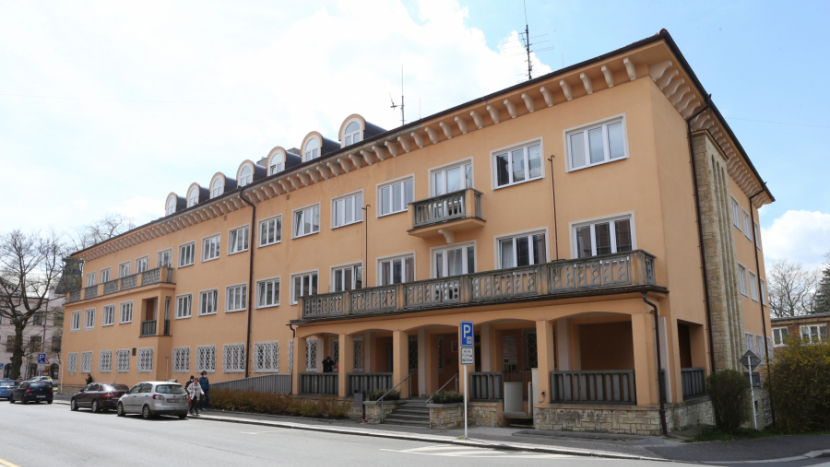 Přepis auta bez front? V Příbrami to jde už dnes, ale lidé zatím dávají přednost okénku