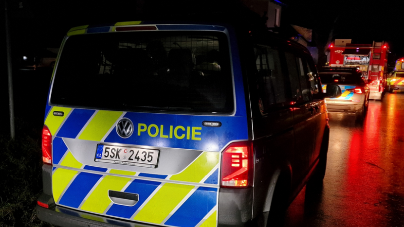 V Husově ulici porazilo auto chodce na přechodu