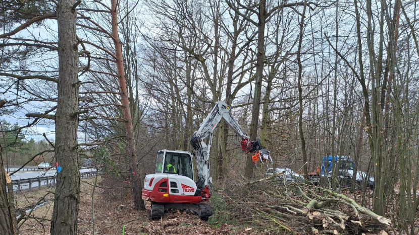 Na D4 mezi Mníškem a Dobříší začalo oplocování. Denně tudy projede 30 tisíc aut