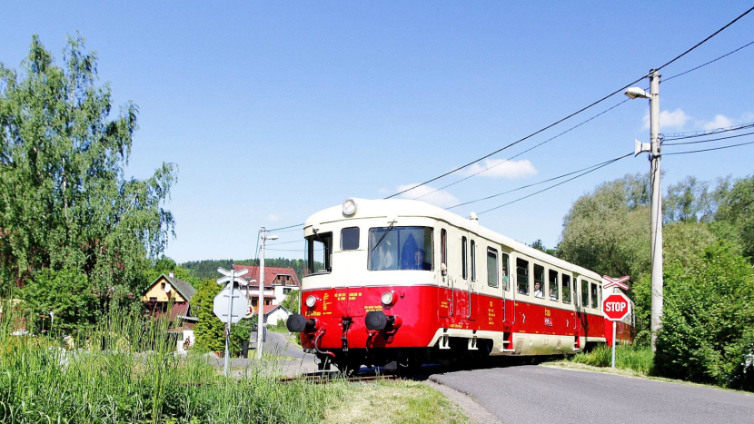 Velikonočním vlakem údolím Vlčavy: historická jízda pro celou rodinu