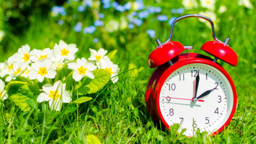 Nejkratší noc roku přijde dřív. Změna času přichází už 29. března