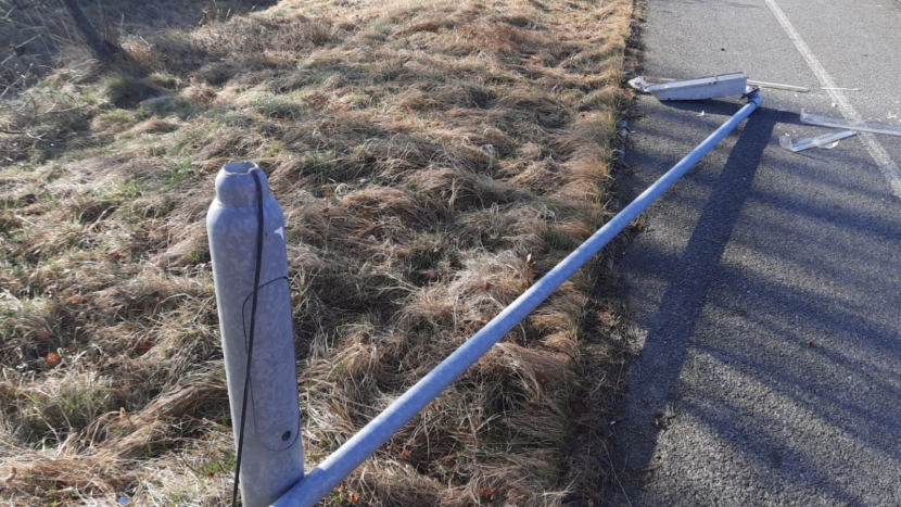 Když se někdo nudí, trpí koše a lampy. Příbram přišla o 270 tisíc