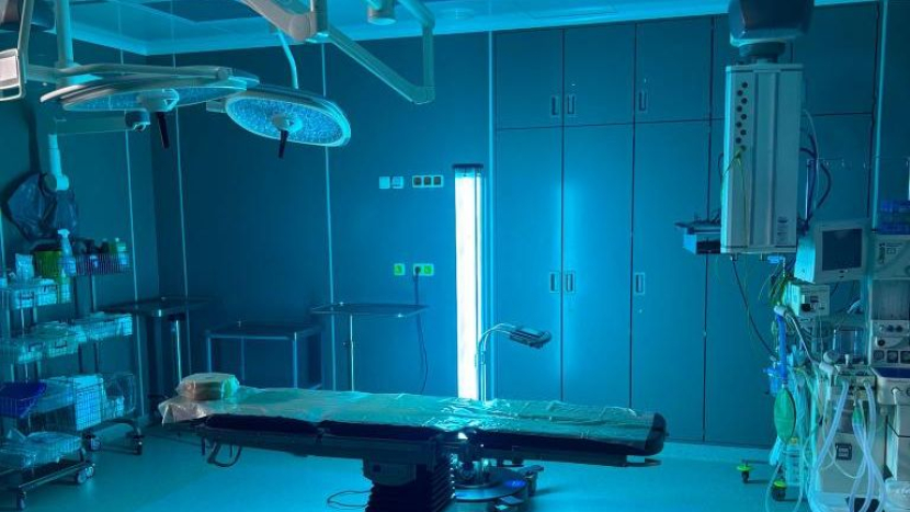 Nemocnice v Příbrami nasadila špičkovou UV technologii. Pomůže v boji proti infekcím