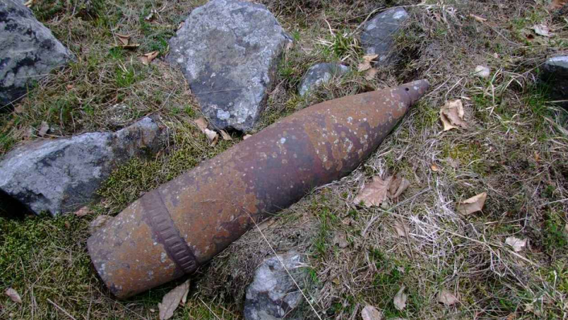 Pyrotechnik v Brdech likvidoval munici odstřelem na místě