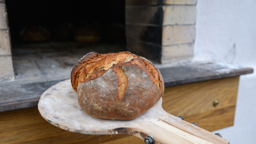 Pecen z Pece rozžhaví Řimbabu. Čarodějnice letos provoní čerstvý chléb