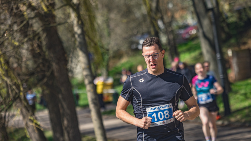 Z vody do běhu: kdo ovládl aquatlon v Příbrami?