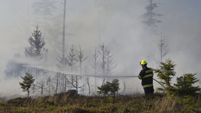 Hasiči ve Středočeském kraji loni evidovali 2670 požárů, nejvíce hořelo na Příbramsku