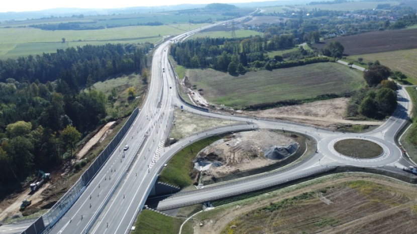 Chcete vidět, jak se řídí moderní dálnice? V Příbrami otevřou zákulisí D4 i operační centrum Via Salis