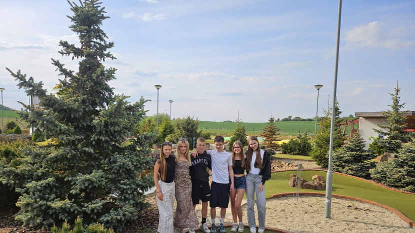 Adventure golf Milín zve na prodloužený víkend: volný vstup i soutěž o lístky na Moniku Absolonovou