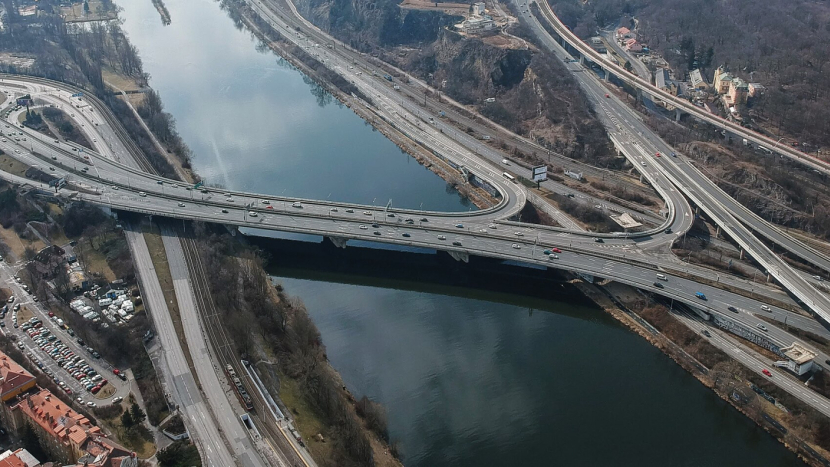 Barrandov čeká dopravní revoluce. Pražský okruh se začne rozšiřovat, ŘSD slibuje hotovo do roku 2033