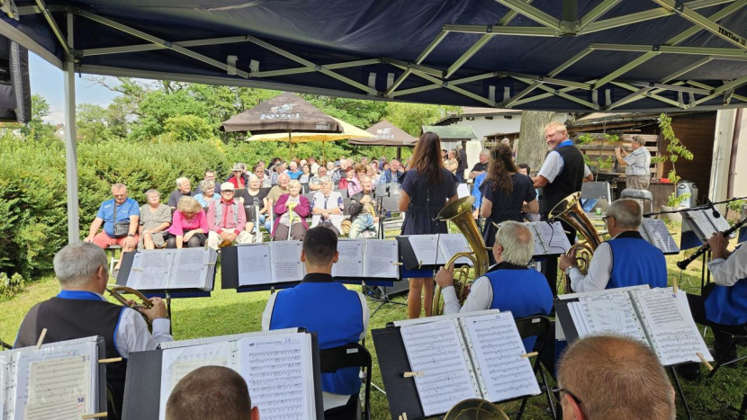 Tipy na víkend: Přijďte na koncert Rožmitálské Venkovanky nebo na závody v kynologii!