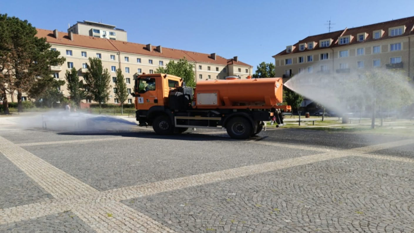 Příbram kropí ulice, aby se ochladily. Vydrží to jen chvíli, říká místostarosta