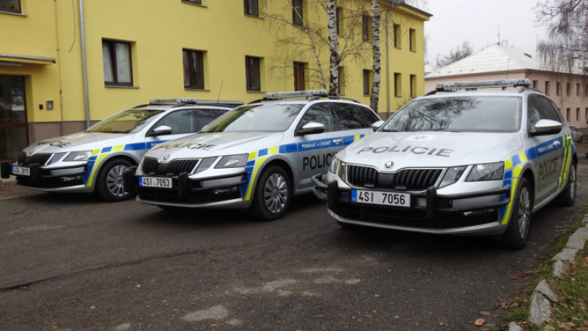 Policie hledá svědky nebezpečné jízdy. Máte záběry černého Audi?