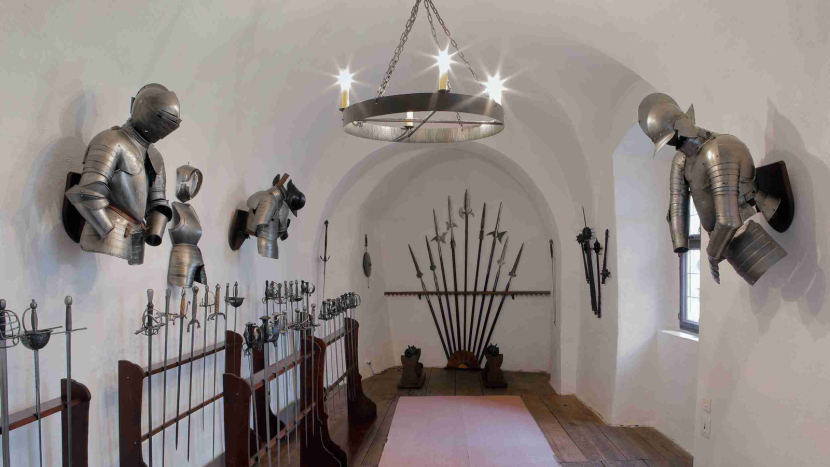 Hrady a zámky po setmění ožijí. Hradozámecká noc nabídne příběhy, tajemství i romantiku