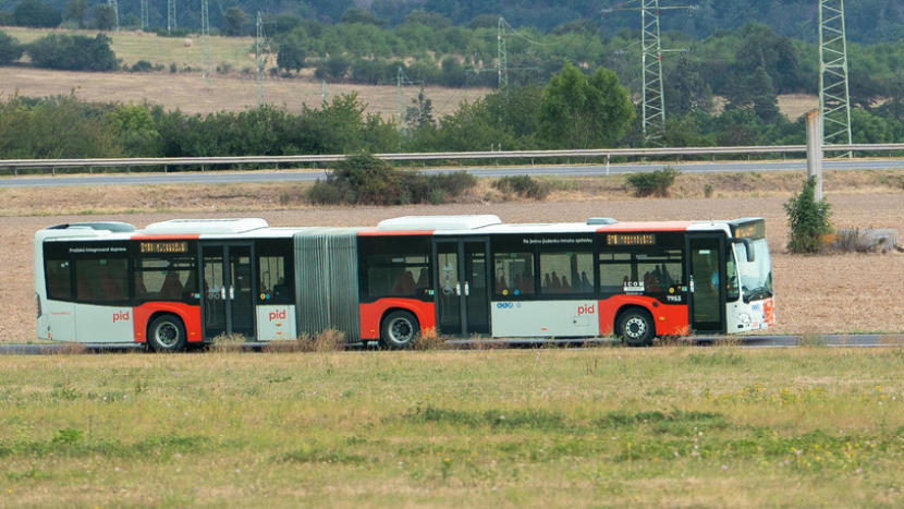 Změny pro cestující po prázdninách: Příbramsko čeká návrat školních spojů i změny v pražském metru