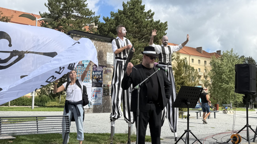 „Když je něco potřetí, už to není náhoda.“ Pískfest zahájila kasace u starosty ve stylu slušných gangsterů