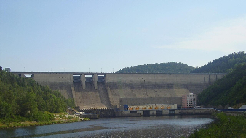 Orlík se změní na obří vodní baterii. ČEZ postaví přečerpávací elektrárnu za 8 miliard