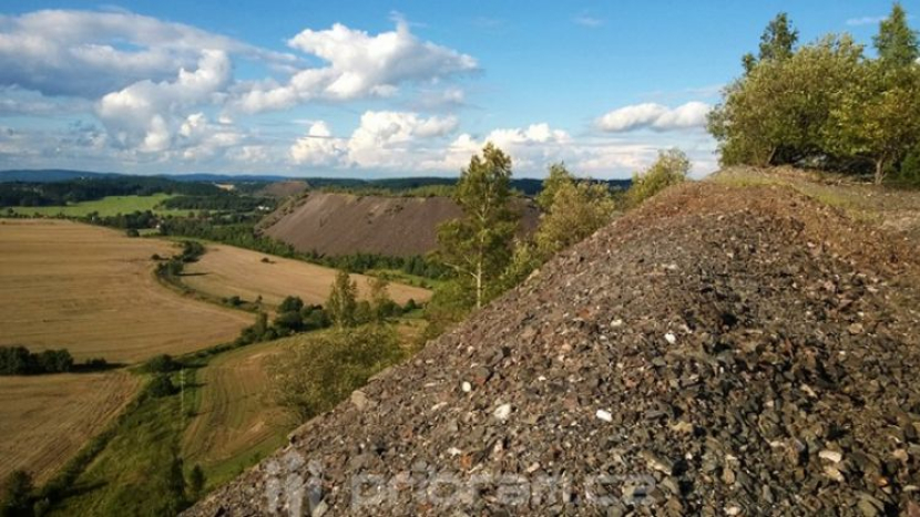 Lidé v Dubenci většinou hlasů podpořili odtěžení uranové haldy