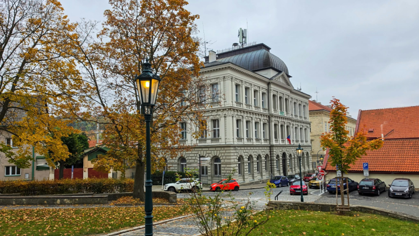 Ticho po memorandu končí. Škodová hlásí blížící se dohodu, Karpíšek odmítá politikaření a sází na odborníky