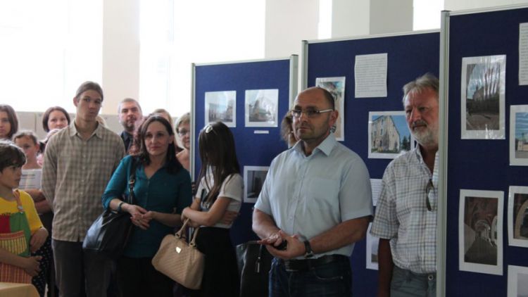 Svatohorští gymnazisté připravili výstavu o historických budovách Příbrami